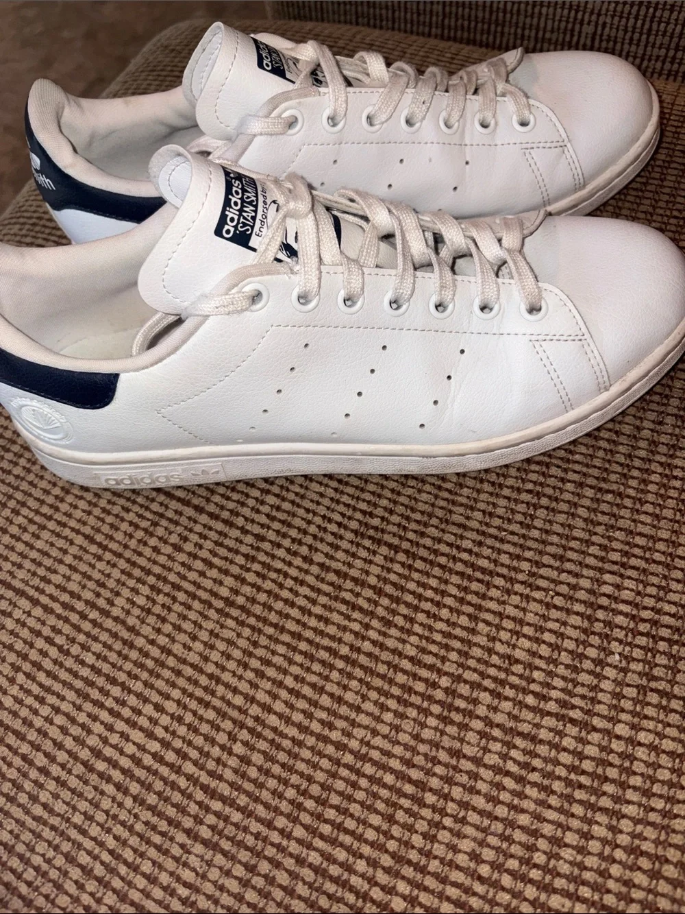 Men’s Stan Smith Size 9 Adidas White and Navy Men’s Leather Sneakers